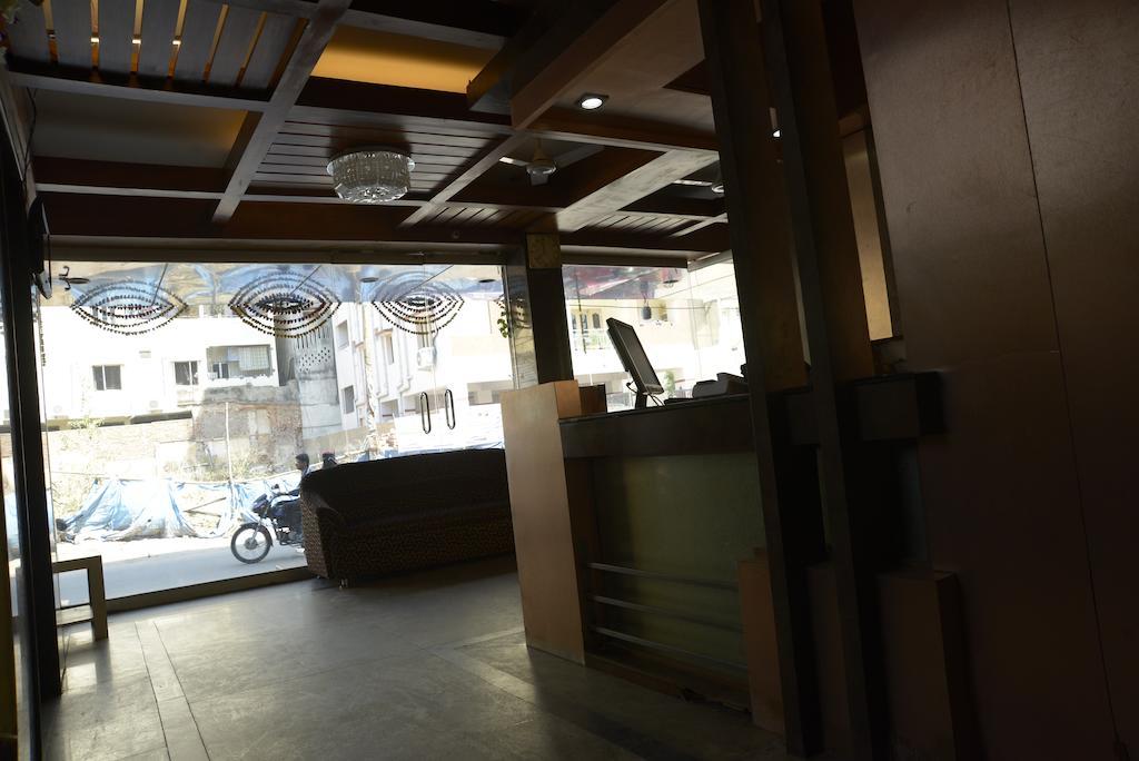 Hotel Sri Sai Krupa Hajdarabad Zewnętrze zdjęcie